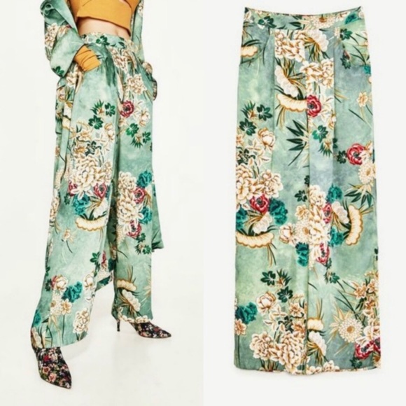 Zara Intimates & Sleepwear Zara Woman Green Satin Floral Lounge